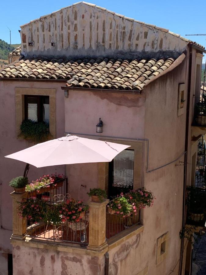 B&B Mugnos Charme Living Licodia Eubea Buitenkant foto