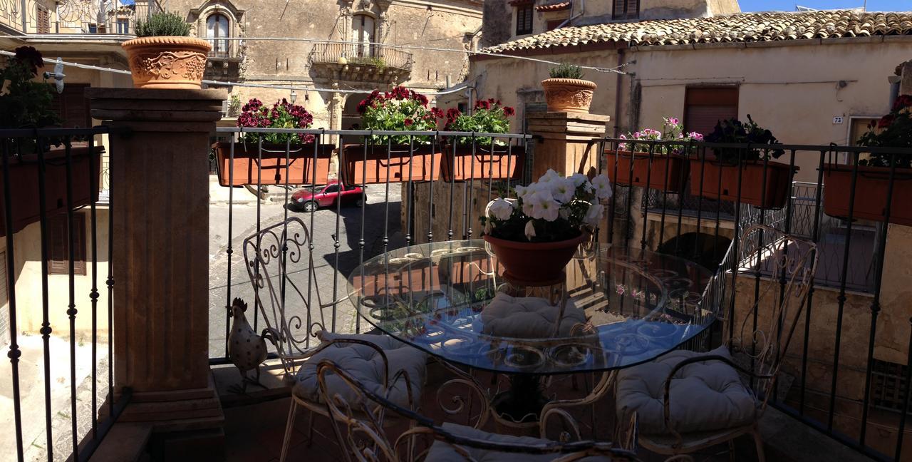 B&B Mugnos Charme Living Licodia Eubea Buitenkant foto