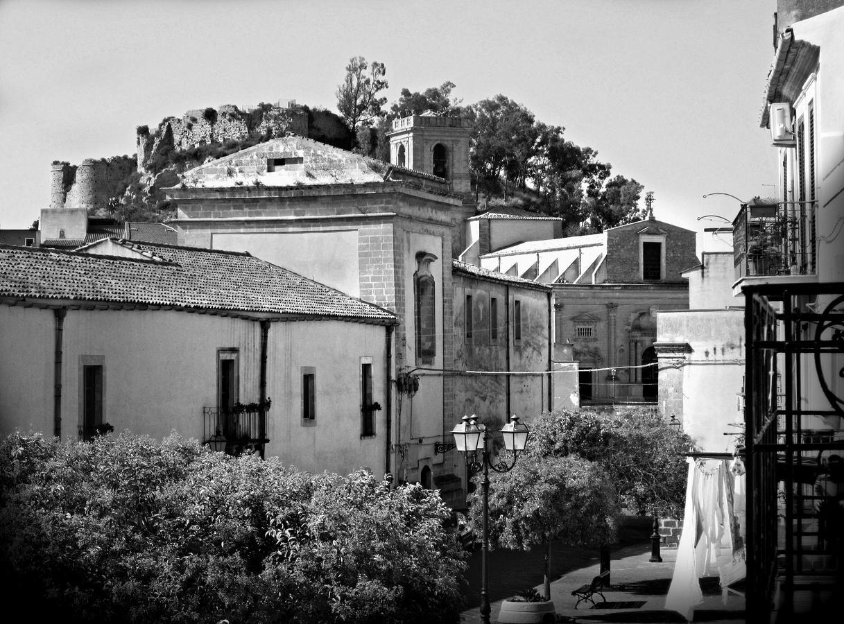 B&B Mugnos Charme Living Licodia Eubea Buitenkant foto
